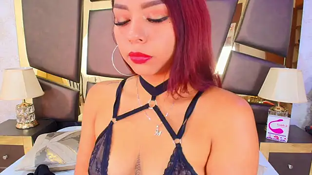 BellahColucci online show from December 13, 8:04 pm