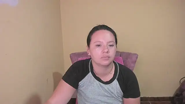 lauraguzman online show from July 8, 3:55 am