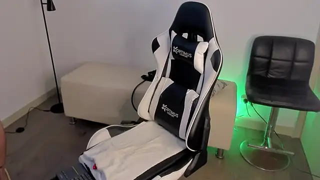 Snapshot of dafboy1 chatting on September 29, 2:22 pm dafboy1 online show from September 29, 2:22 pm