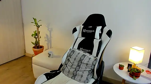 Snapshot of dafboy1 chatting on February 23, 4:15 pm dafboy1 online show from February 23, 4:15 pm