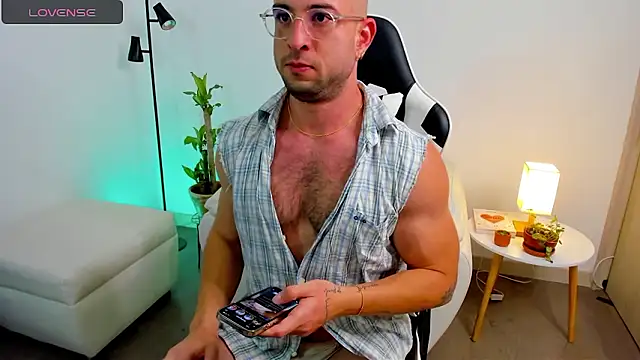 Snapshot of dafboy1 chatting on March 14, 9:15 am dafboy1 online show from March 14, 9:15 am