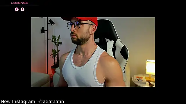 dafboy1 online show from May 14, 7:09 pm