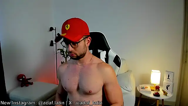 dafboy1 online show from June 3, 12:41 pm