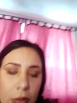 AdelinaJude online show from February 22, 11:57 am