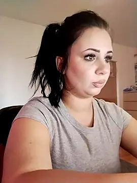 AdelinaJude online show from March 10, 12:37 pm