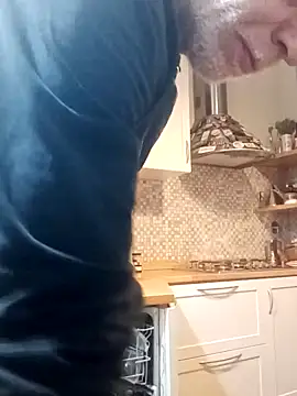 Snapshot of Frabox65 chatting on December 13, 6:10 am Frabox65 online show from December 13, 6:10 am