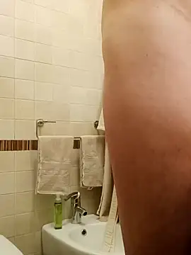 Snapshot of Frabox65 chatting on March 3, 11:56 pm Frabox65 online show from March 3, 11:56 pm