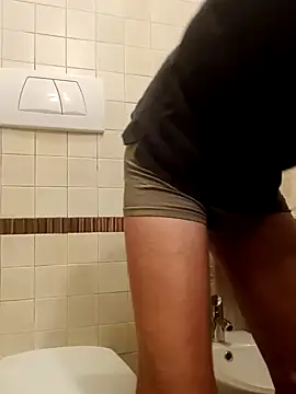 Snapshot of Frabox65 chatting on March 12, 11:44 pm Frabox65 online show from March 12, 11:44 pm