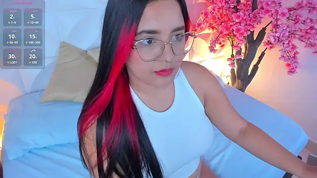 Snapshot of victoria18x chatting on October 2, 7:21 pm victoria18x online show from October 2, 7:21 pm