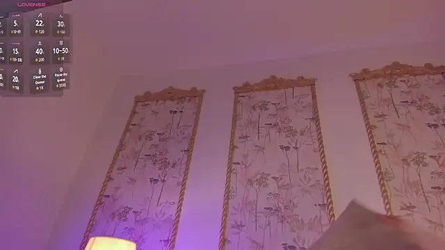 Snapshot of victoria18x chatting on October 25, 3:25 am victoria18x online show from October 25, 3:25 am