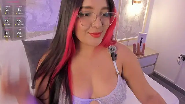 Snapshot of victoria18x chatting on November 10, 7:13 pm victoria18x online show from November 10, 7:13 pm