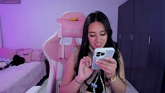 Tinylottie online show from November 6, 1:50 am