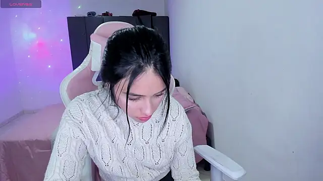 Snapshot of Tinylottie chatting on March 7, 11:24 pm Tinylottie online show from March 7, 11:24 pm