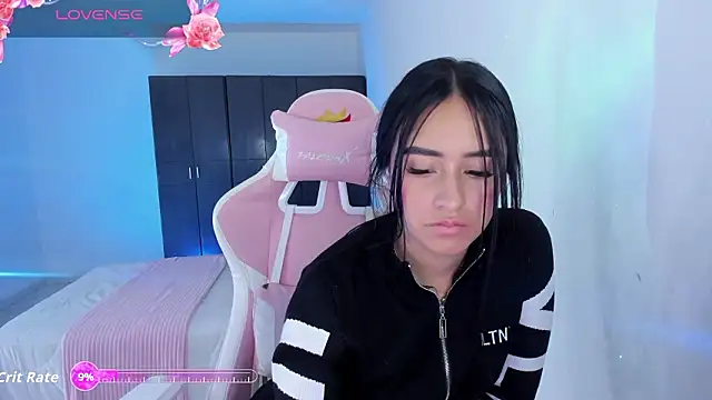 Snapshot of Tinylottie chatting on March 28, 1:49 am Tinylottie online show from March 28, 1:49 am