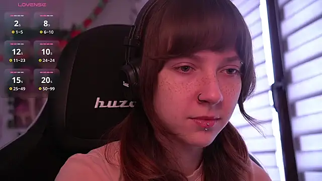 Snapshot of juliapie chatting on February 22, 10:03 am juliapie online show from February 22, 10:03 am