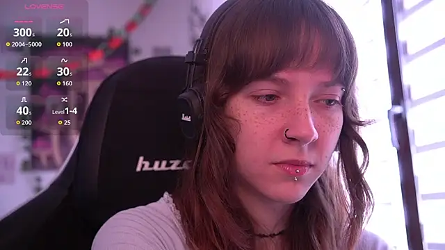 Snapshot of juliapie chatting on February 25, 10:03 am juliapie online show from February 25, 10:03 am