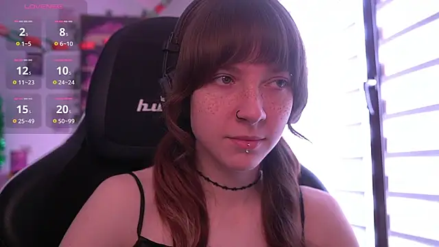 Snapshot of juliapie chatting on February 27, 10:04 am juliapie online show from February 27, 10:04 am