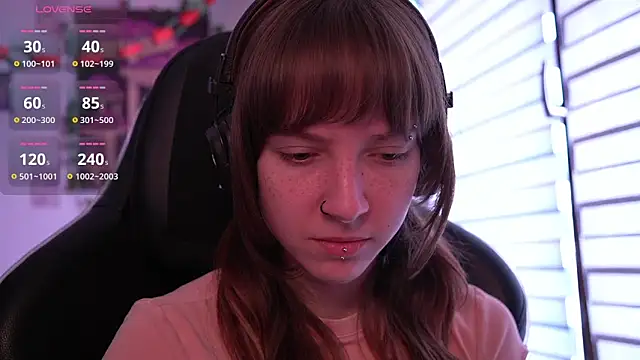 Snapshot of juliapie chatting on March 4, 10:10 am juliapie online show from March 4, 10:10 am