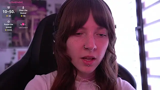 Snapshot of juliapie chatting on March 25, 10:10 am juliapie online show from March 25, 10:10 am