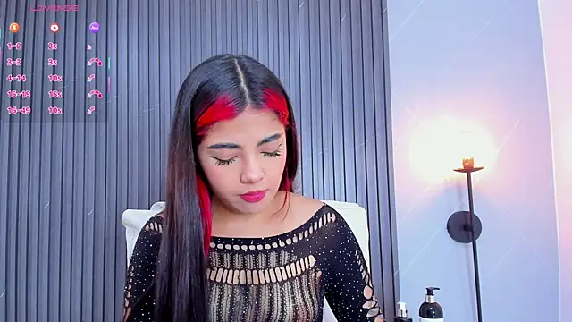 Snapshot of stephany_roses_ chatting on February 19, 7:27 pm stephany roses online show from February 19, 7:27 pm