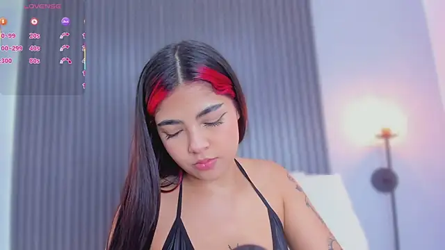 Snapshot of stephany_roses_ chatting on March 1, 7:37 pm stephany roses online show from March 1, 7:37 pm