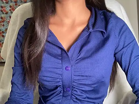 Snapshot of Kayzza_5 chatting on December 10, 8:40 am Kayzza 5 online show from December 10, 8:40 am