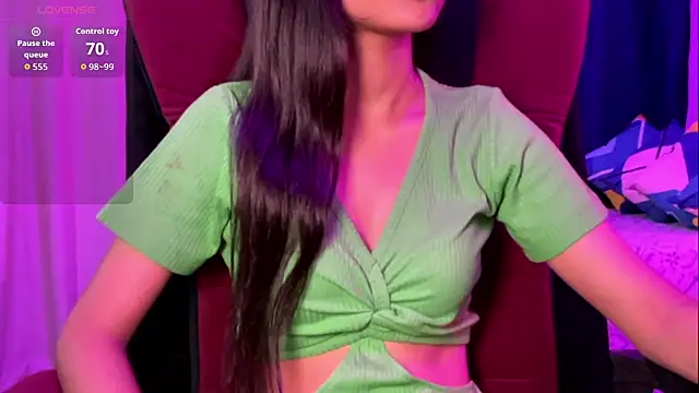 Snapshot of Kayzza_5 chatting on October 7, 5:48 am Kayzza 5 online show from October 7, 5:48 am