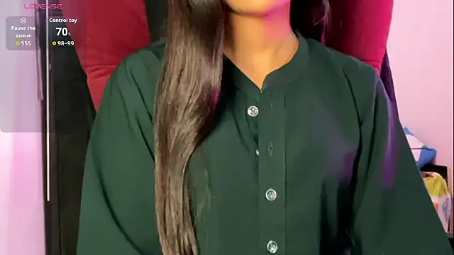 Snapshot of Kayzza_5 chatting on November 20, 11:43 am Kayzza 5 online show from November 20, 11:43 am