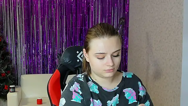 Snapshot of Seductive_She_Wolf chatting on February 1, 7:23 pm Seductive She Wolf online show from February 1, 7:23 pm