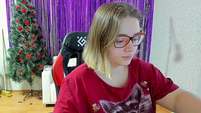 Snapshot of Seductive_She_Wolf chatting on February 2, 6:26 am Seductive She Wolf online show from February 2, 6:26 am