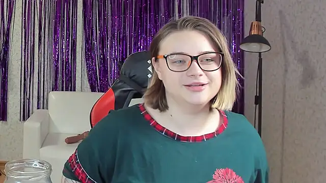 Snapshot of Seductive_She_Wolf chatting on February 9, 7:30 pm Seductive She Wolf online show from February 9, 7:30 pm