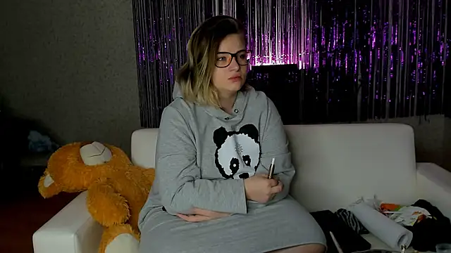 Snapshot of Seductive_She_Wolf chatting on February 20, 4:07 am Seductive She Wolf online show from February 20, 4:07 am