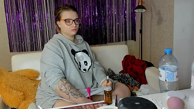 Snapshot of Seductive_She_Wolf chatting on February 22, 4:29 am Seductive She Wolf online show from February 22, 4:29 am