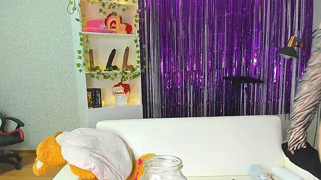 Snapshot of Seductive_She_Wolf chatting on February 22, 9:37 pm Seductive She Wolf online show from February 22, 9:37 pm