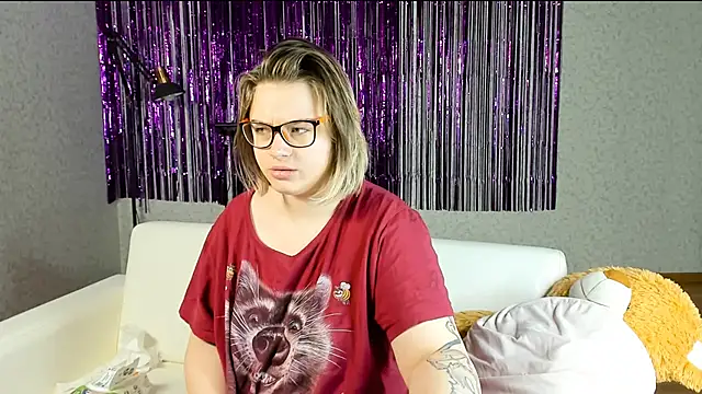 Snapshot of Seductive_She_Wolf chatting on February 27, 7:55 am Seductive She Wolf online show from February 27, 7:55 am