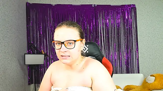 Snapshot of Seductive_She_Wolf chatting on March 4, 10:46 am Seductive She Wolf online show from March 4, 10:46 am