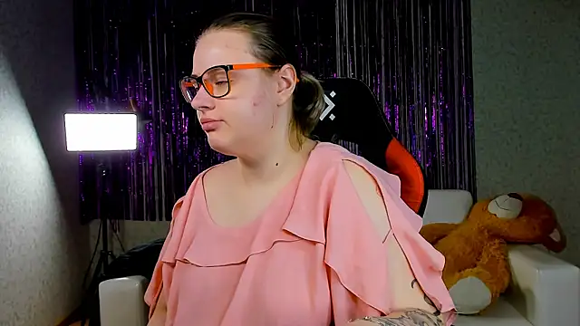 Snapshot of Seductive_She_Wolf chatting on March 7, 6:57 am Seductive She Wolf online show from March 7, 6:57 am