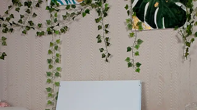 Snapshot of Seductive_She_Wolf chatting on September 23, 5:54 am Seductive She Wolf online show from September 23, 5:54 am