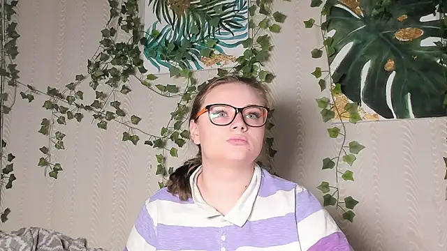 Snapshot of Seductive_She_Wolf chatting on November 3, 3:24 pm Seductive She Wolf online show from November 3, 3:24 pm