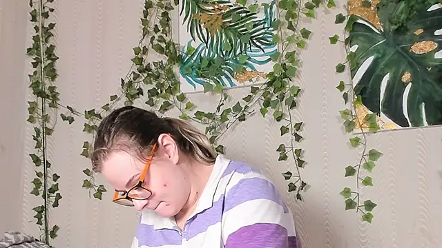 Snapshot of Seductive_She_Wolf chatting on November 6, 3:46 pm Seductive She Wolf online show from November 6, 3:46 pm