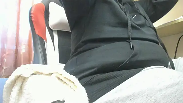 Snapshot of Seductive_She_Wolf chatting on December 15, 7:34 am Seductive She Wolf online show from December 15, 7:34 am