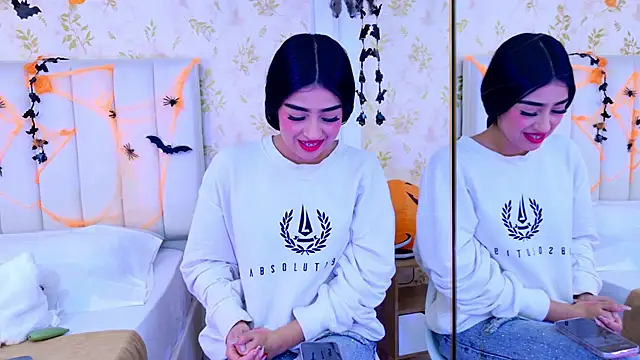 Mia-Monroe online show from October 22, 3:07 am