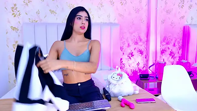 Mia-Monroe online show from November 16, 7:30 pm