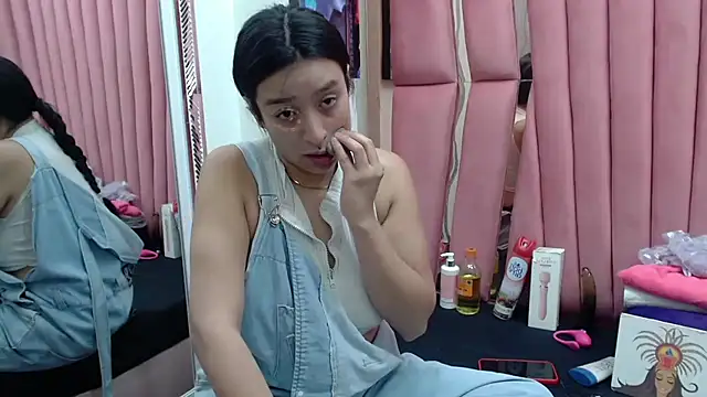 Sarah Hornny online show from March 14, 3:15 am