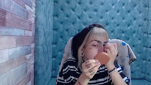 Snapshot of Samantha_Smiith chatting on October 8, 3:48 am Samantha Smiith online show from October 8, 3:48 am