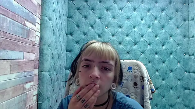 Snapshot of Samantha_Smiith chatting on October 30, 3:52 am Samantha Smiith online show from October 30, 3:52 am