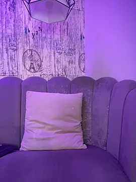 Snapshot of AbyThompson chatting on September 25, 7:28 pm AbyThompson online show from September 25, 7:28 pm