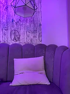 Snapshot of AbyThompson chatting on October 24, 1:29 pm AbyThompson online show from October 24, 1:29 pm