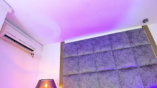 Snapshot of LaurenRodriiguez chatting on October 17, 12:52 pm LaurenRodriiguez online show from October 17, 12:52 pm