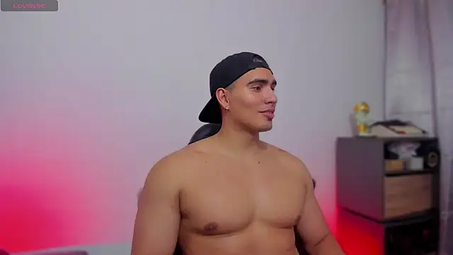 JamesGraay online show from February 3, 5:16 am